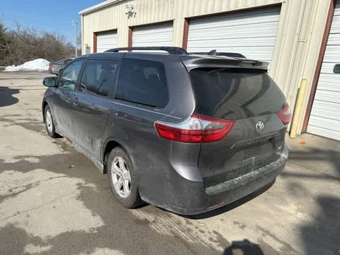 Used 2020 Toyota Sienna LE image 16