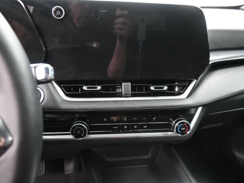Used 2026 Chevrolet Equinox LT FWD image 15