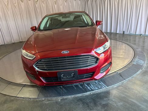 Used 2013 Ford Fusion SE FWD image 2