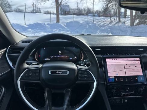 Used 2024 Jeep Grand Cherokee L Limited image 38