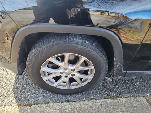 Used 2017 Jeep Cherokee Latitude w/ Comfort/Convenience Group image 5