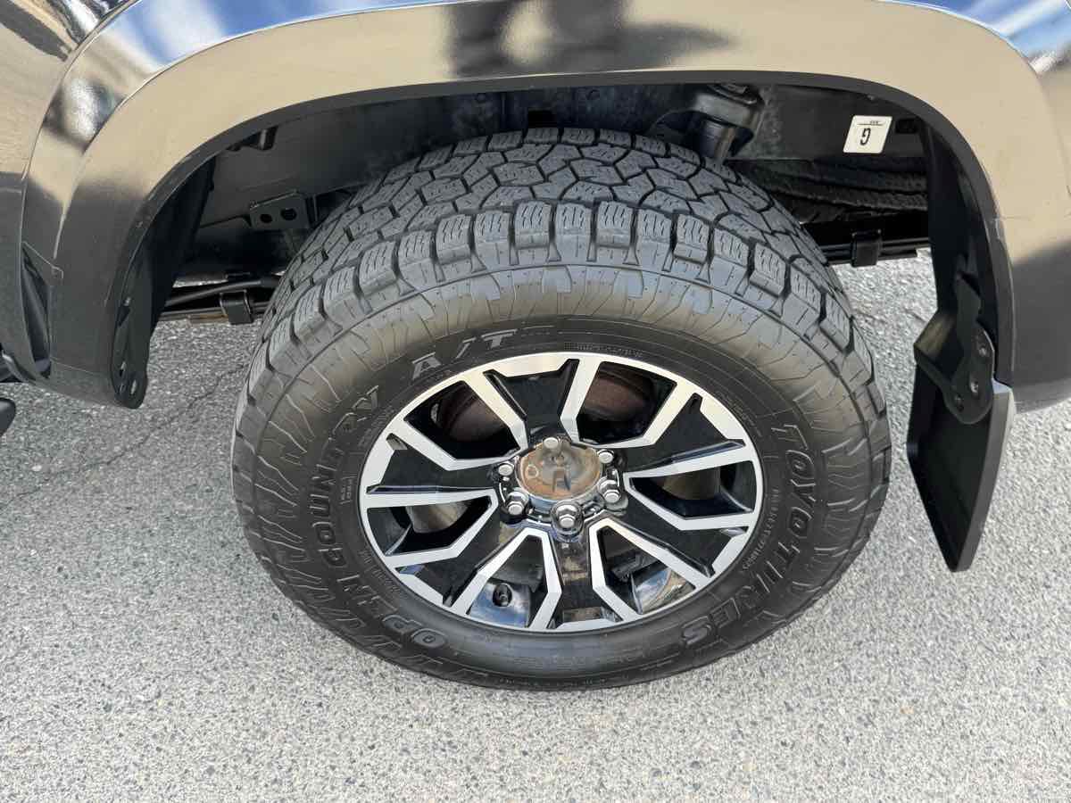 Used 2022 Toyota Tacoma TRD Sport w/ TRD Premium Sport Package AWD/4WD image 41
