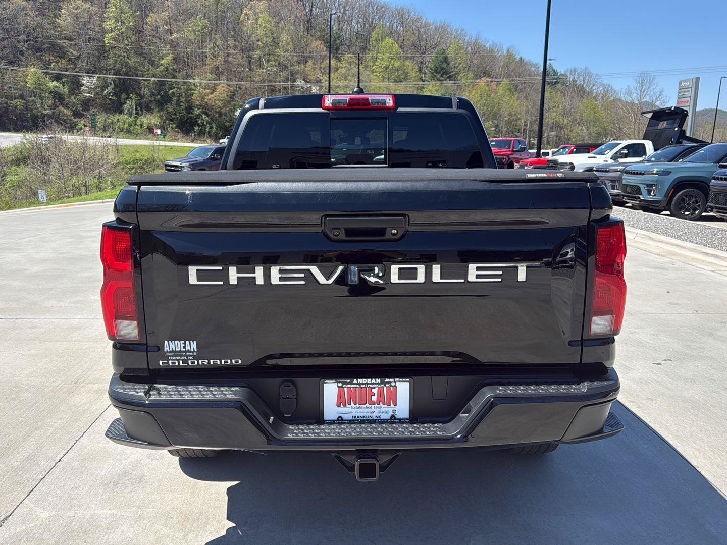 Used 2023 Chevrolet Colorado Z71 w/ Z71 Convenience Package 2 AWD/4WD image 8