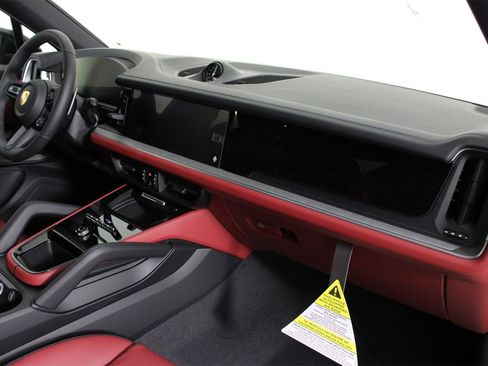 New 2026 Porsche Cayenne S image 15