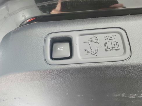 Used 2023 Ford Expedition Max Limited image 50