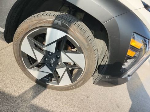 Used 2024 Hyundai Kona Limited image 2