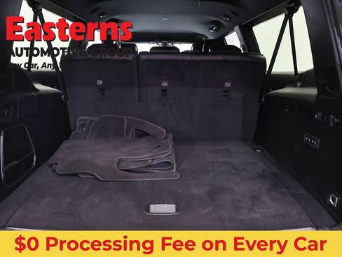 Used 2024 Jeep Wagoneer L Series II RWD image 9