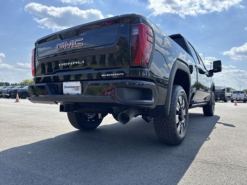 New 2025 GMC Sierra 2500 Denali w/ Denali Reserve Package image 10