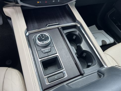 Used 2022 Ford Expedition Platinum RWD image 17