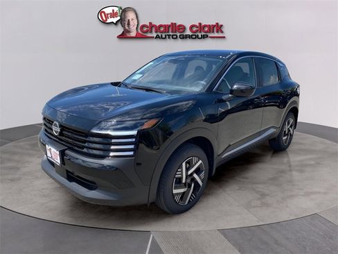 New 2026 Nissan Kicks SV w/ SV Premium Package image 2