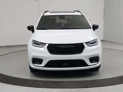 New 2026 Chrysler Pacifica Limited w/ S Appearance Package