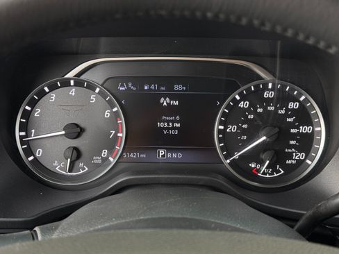 Used 2023 Nissan Titan SV w/ SV Convenience Package RWD image 17