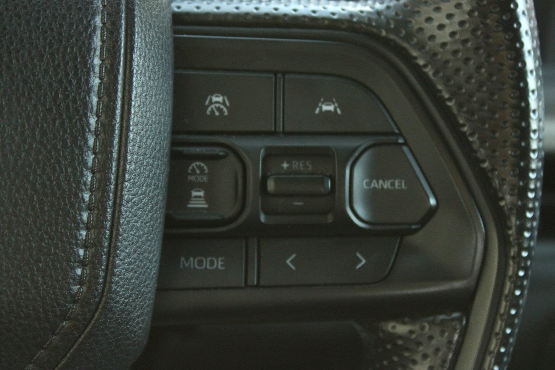 Used 2025 Toyota Tacoma SR5 AWD/4WD image 28