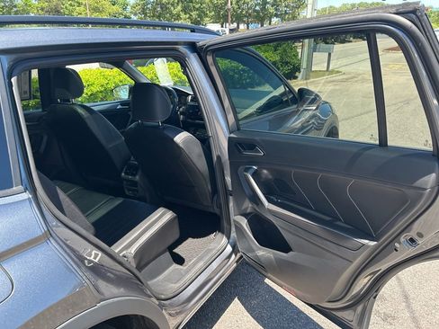 Used 2024 Volkswagen Tiguan SE R-Line FWD image 18