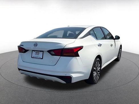 Used 2025 Nissan Altima 2.5 SV FWD image 14