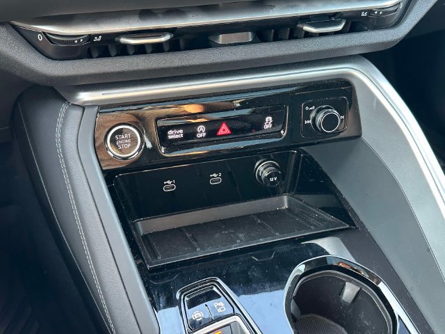 Certified 2025 Audi Q5 Premium AWD/4WD image 31