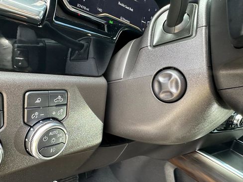 Used 2025 GMC Sierra 1500 SLT w/ SLT Premium Package image 32