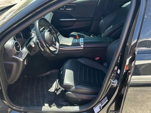 Used 2022 Mercedes-Benz C 300 4MATIC Sedan image 2