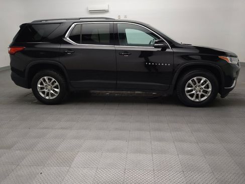 Used 2021 Chevrolet Traverse LT FWD image 11