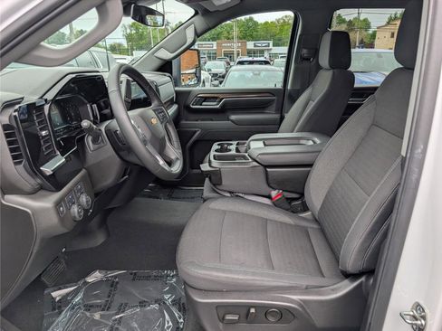 Used 2025 Chevrolet Silverado 2500 LT w/ Convenience Package AWD/4WD image 16