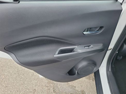Certified 2023 Nissan Kicks SV image 11