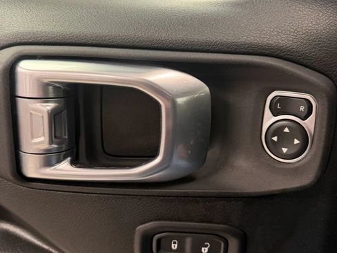 Used 2022 Jeep Wrangler Unlimited Sport AWD/4WD image 24
