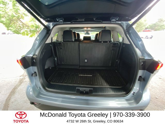 Used 2022 Toyota Highlander XLE AWD/4WD image 25