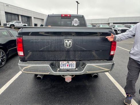 Used 2017 RAM 1500 Classic SLT image 4