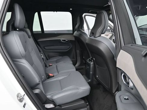 Certified 2025 Volvo XC90 T8 Ultra w/ Protection Package Premier AWD/4WD image 18