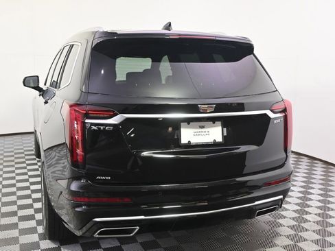 New 2025 Cadillac XT6 Luxury image 4