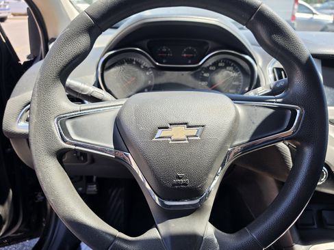 Used 2017 Chevrolet Cruze LS FWD image 14