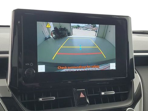 Used 2025 Toyota Corolla Cross XLE FWD image 28