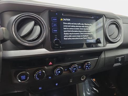 Used 2016 Toyota Tacoma TRD Sport w/ Towing Package AWD/4WD image 19
