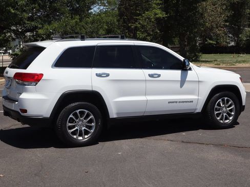 Used 2014 Jeep Grand Cherokee Limited w/ Trailer Tow Group IV AWD/4WD image 4