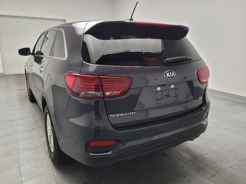 Used 2019 Kia Sorento FWD image 6