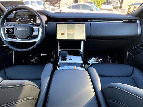 New 2026 Land Rover Range Rover SE image 7