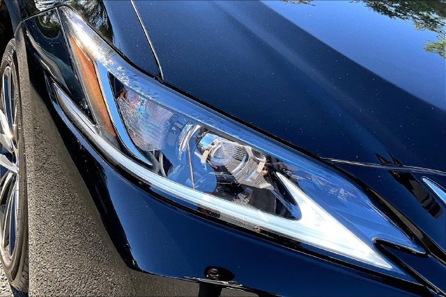 Used 2024 Lexus ES 350 w/ Premium Package FWD image 24