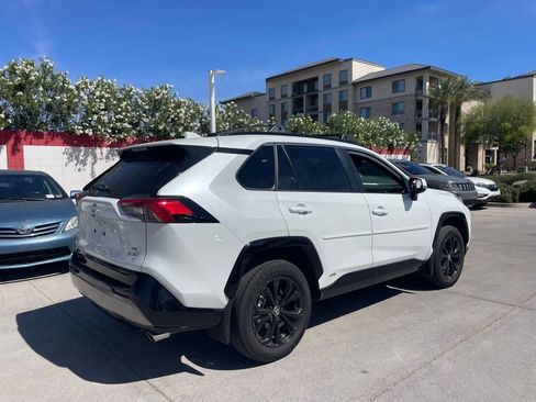 Used 2025 Toyota RAV4 SE w/ Convenience Package image 2