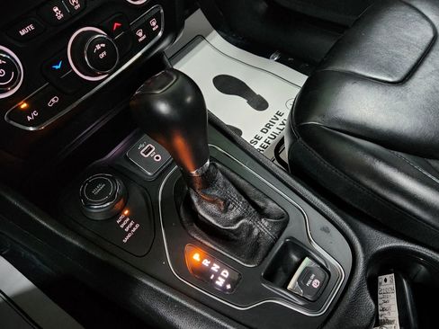 Used 2020 Jeep Cherokee Latitude Plus w/ Cold Weather Group image 29