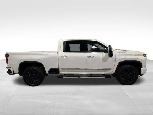 Used 2025 Chevrolet Silverado 2500 High Country w/ Technology Package AWD/4WD image 8