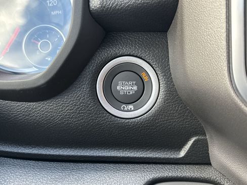 New 2026 RAM 1500 Express AWD/4WD image 22