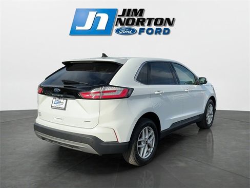Used 2024 Ford Edge SEL image 3