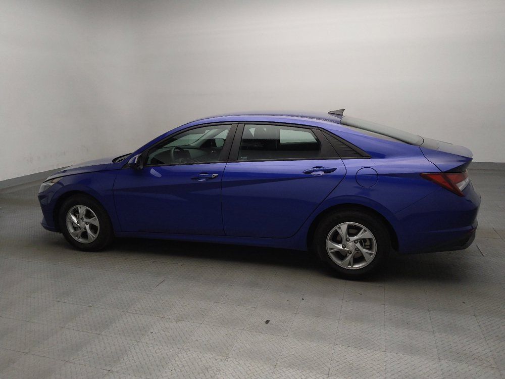 Used 2023 Hyundai Elantra SE FWD image 3