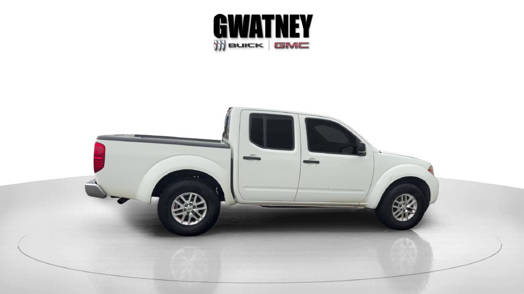 Used 2015 Nissan Frontier SV RWD image 2