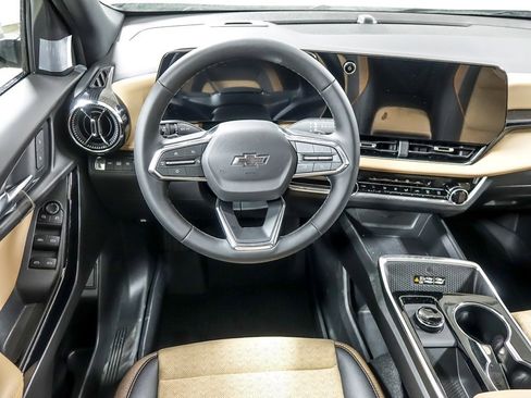 New 2026 Chevrolet Equinox ACTIV w/ LPO, Floor Liner Package image 16