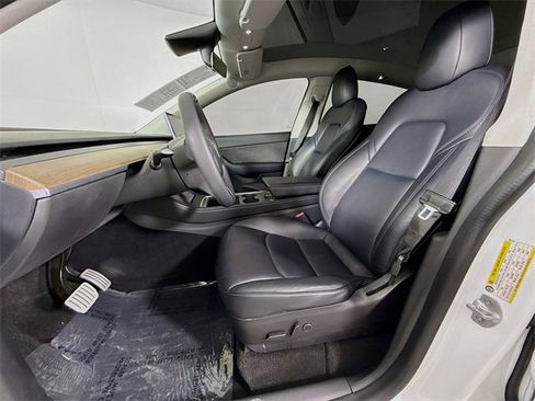 Used 2022 Tesla Model Y Performance image 11