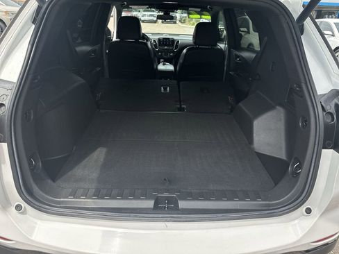 Used 2022 Chevrolet Equinox RS w/ RS Leather Package FWD image 31