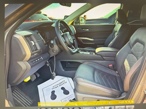 Used 2025 Nissan Pathfinder Platinum w/ Cargo Package AWD/4WD image 11