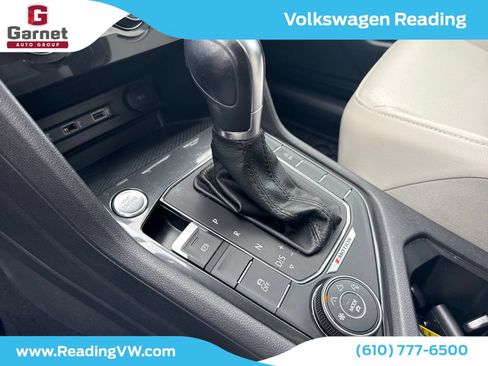 Used 2018 Volkswagen Tiguan SE AWD/4WD image 15