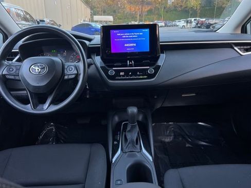 Used 2025 Toyota Corolla LE image 15